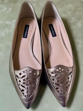 Town Shoes Metallic Pewter Gold Pointed Flats